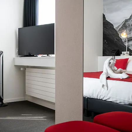 Swiss 4*