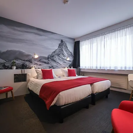 Swiss Szálloda 4*